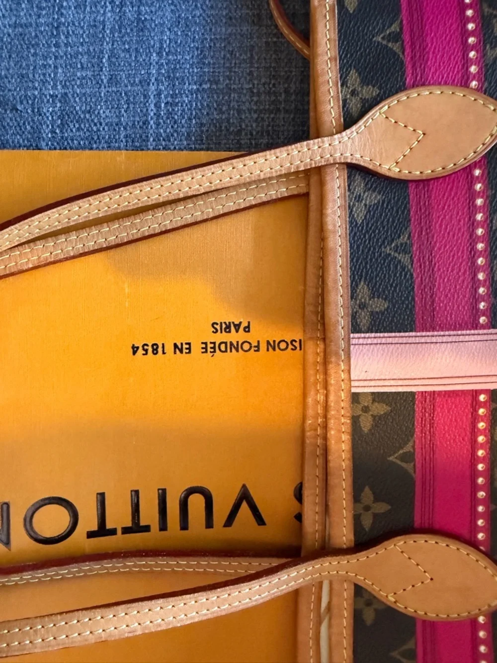 ✨ Authentic Louis Vuitton Neverfull MM – Limited “Summer Trunks” Edition ✨ - Picture 14 of 16